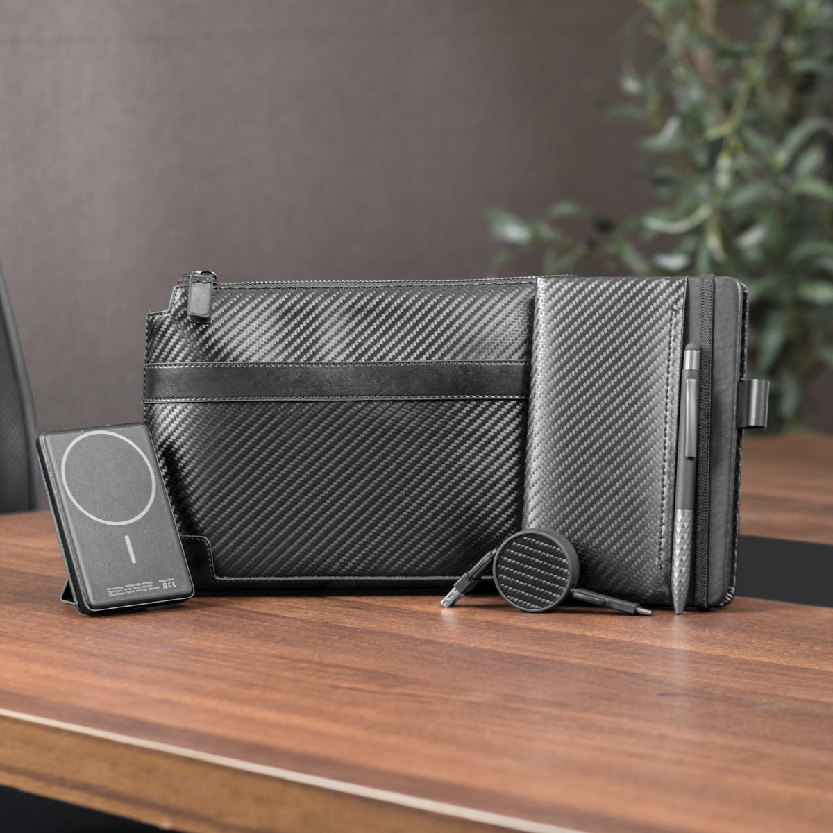 The Carbon Fiber Pouch Set